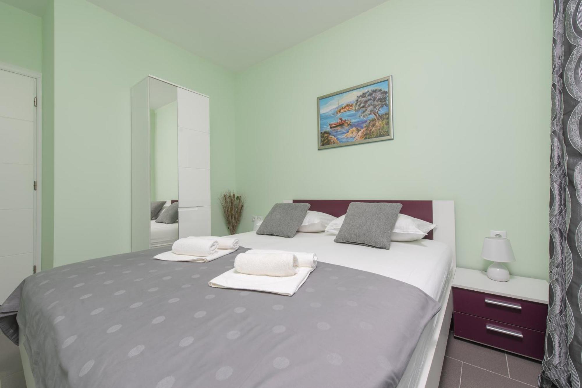 Villa Barbara-Kastela With Heated Pool Exterior photo