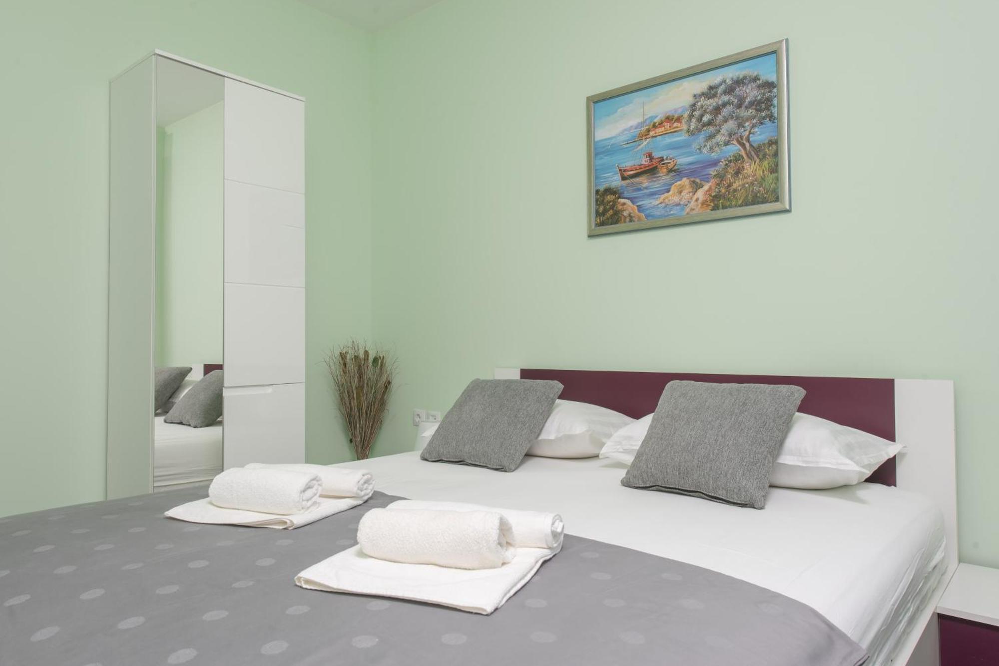 Villa Barbara-Kastela With Heated Pool Exterior photo