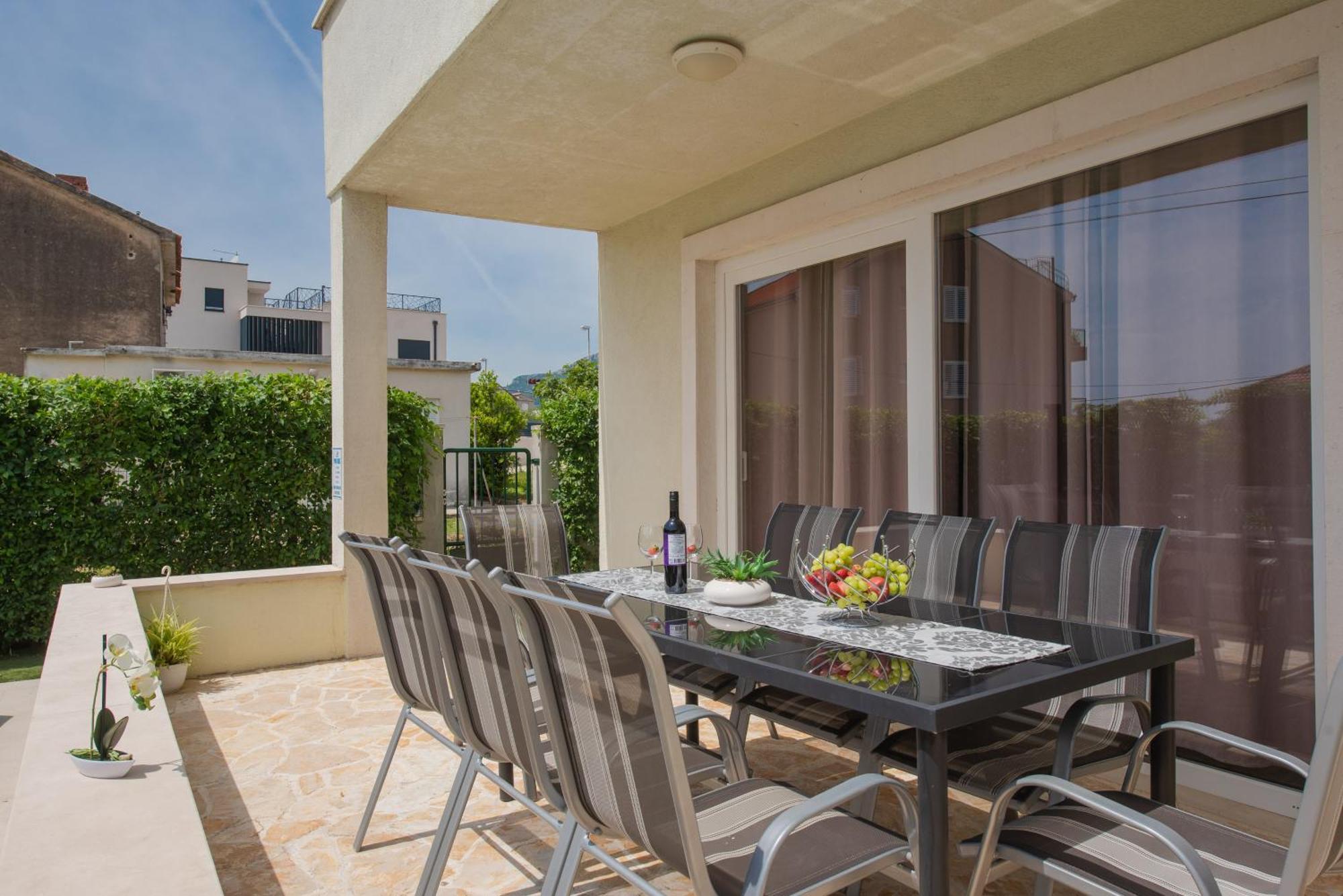 Villa Barbara-Kastela With Heated Pool Exterior photo