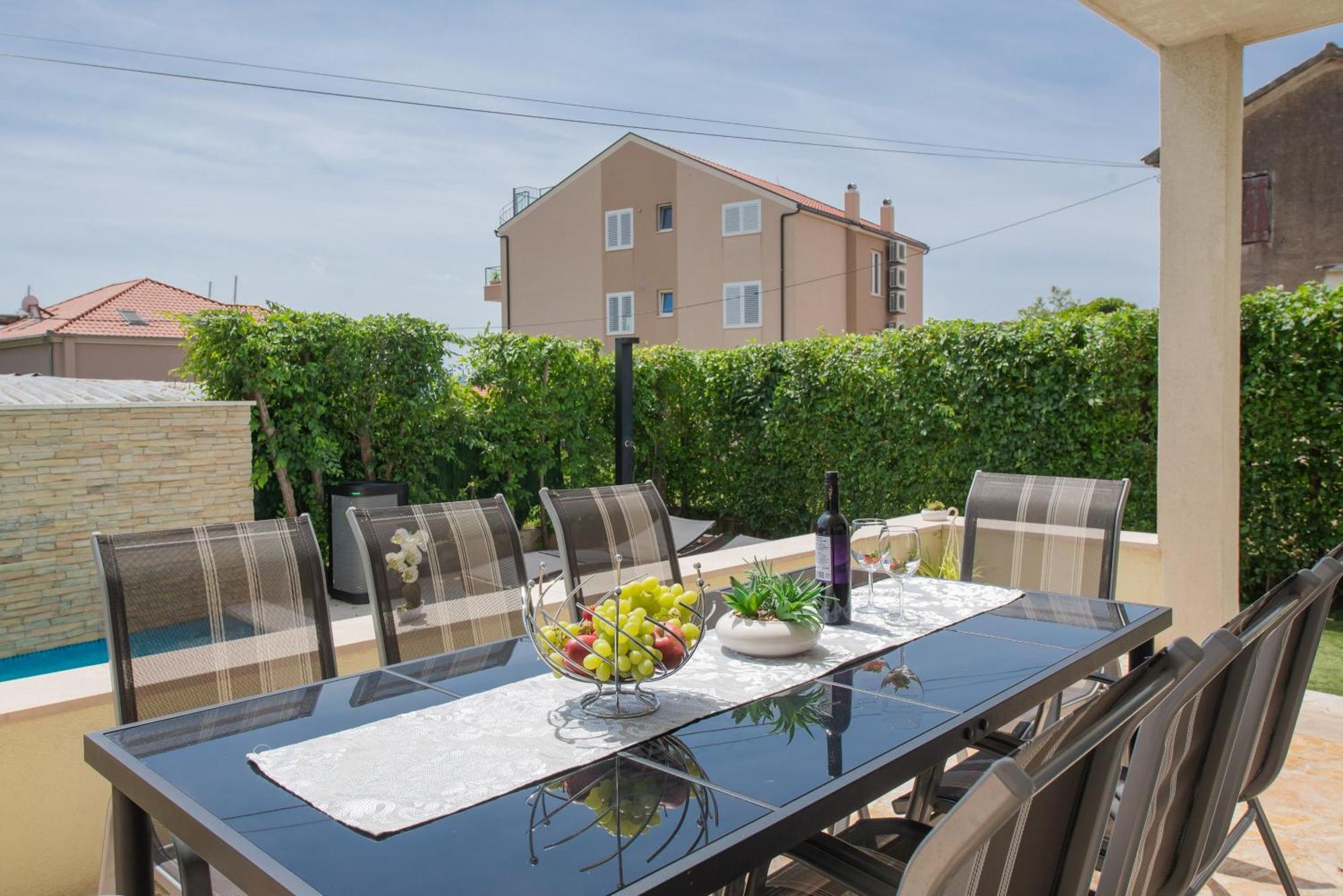 Villa Barbara-Kastela With Heated Pool Exterior photo