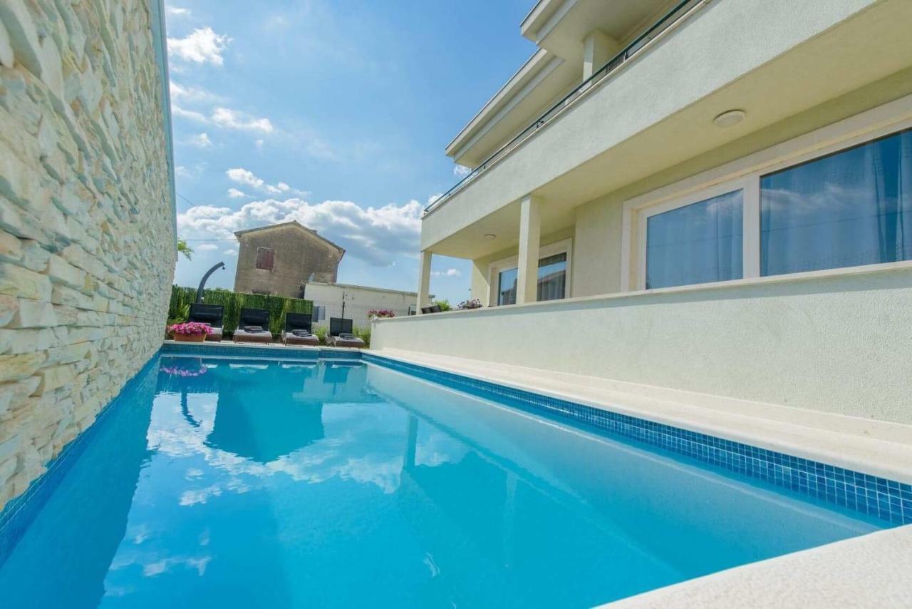 Villa Barbara-Kastela With Heated Pool Exterior photo